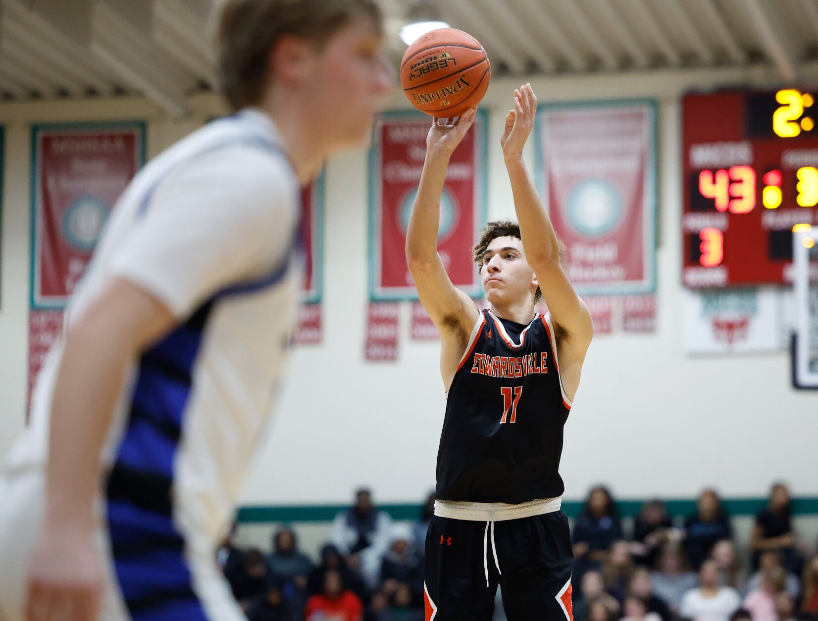 Don Maurer Holiday Invitational, championship: Edwardsville v. Ladue